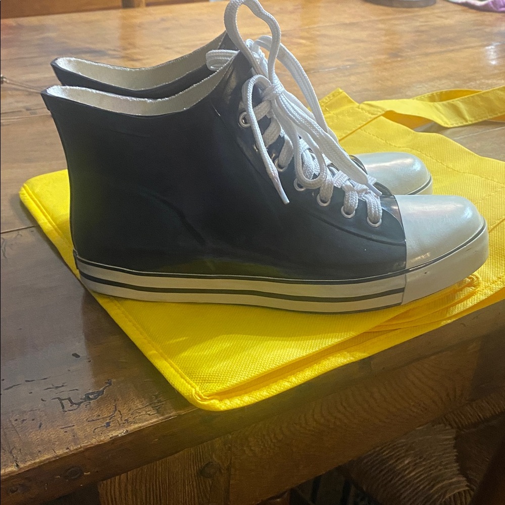 Black High-Top Sneaker Style RUBBER RAINBOOTS SIZE 7, EURO 37, DAV